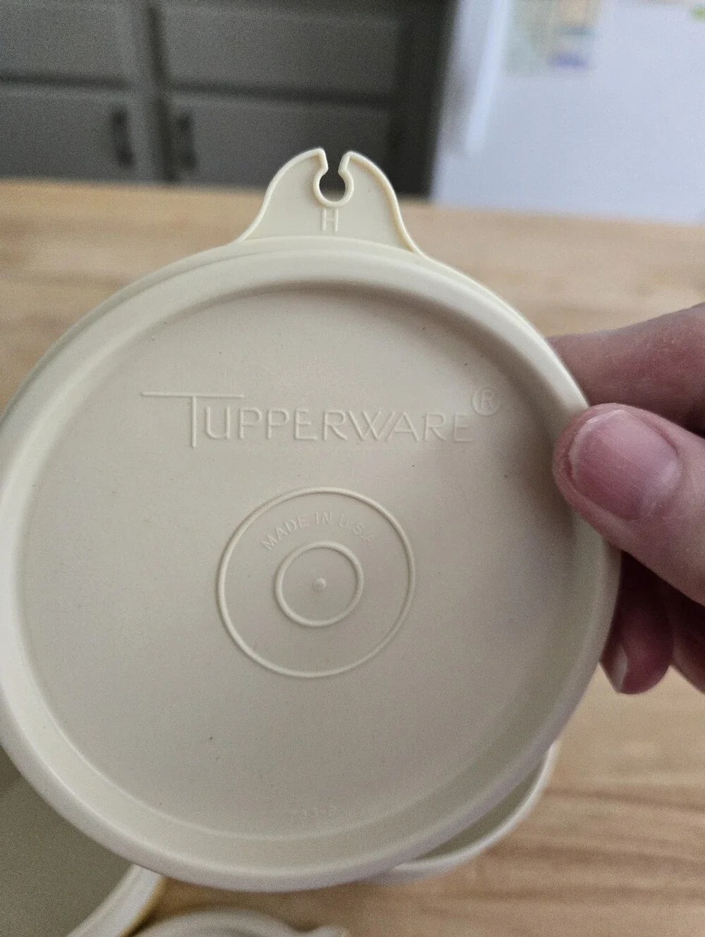 Vintage Tupperware condiment caddy,  featuring almond-colored cups. Gold Caddy